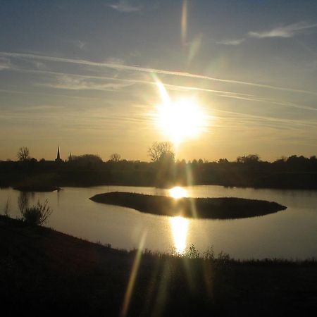 Vakantiehuis Aen de Roderburgh Maaseik Buitenkant foto